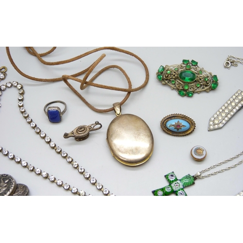 7136 - A collection of Victorian and later jewellery, together with a Mexican silver ring, a Czech style br... 