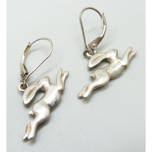 7156 - A pair of hallmarked silver hare earrings, 4.8g, 2.5cm drop