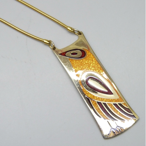 7182 - A De Passille Sylvestre modernist enamelled pendant depicting a bird, on chain, 6.4cm pendant