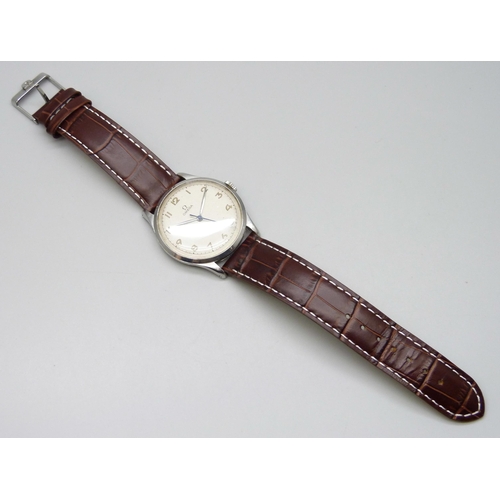 7239 - An Omega 2256 1944 oversized steel case, 30T2 calibre centre seconds, with 1940's Omega buckle, serv... 