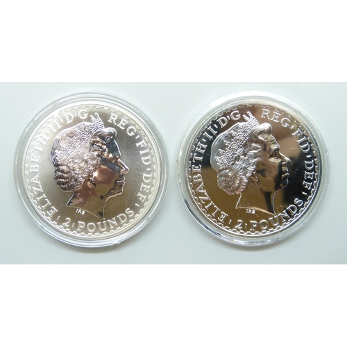 7260 - A 2007 and a 2004 silver 1oz Britannia £2 coin, with certificates