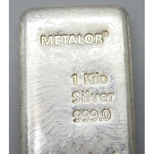 7262 - A Metalor 1 kilo 999.0 fine silver ingot bar, K345757