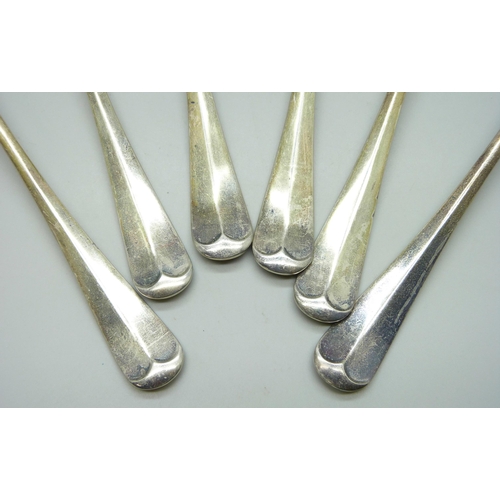 7298 - A set of six silver soup spoons, Atkin Brothers, Sheffield 1931, 460g