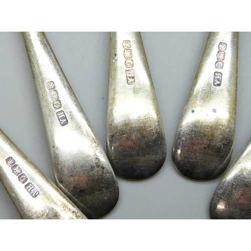 7298 - A set of six silver soup spoons, Atkin Brothers, Sheffield 1931, 460g