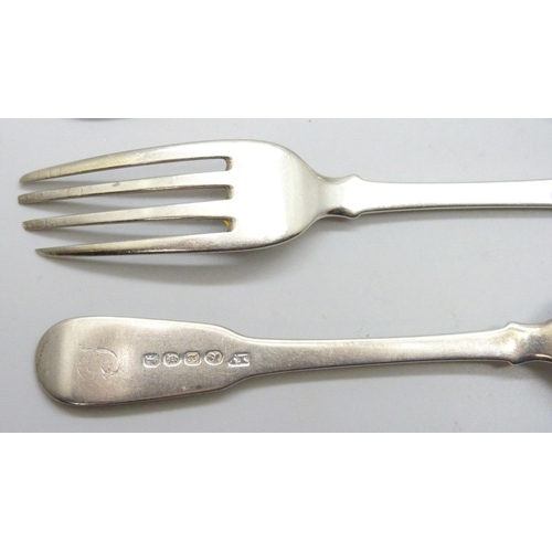 7304 - A set of seven George III silver forks, London 1816, 276g