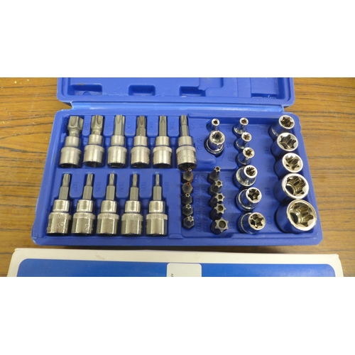 5024 - A 34 piece Torx male and female socket set, unused