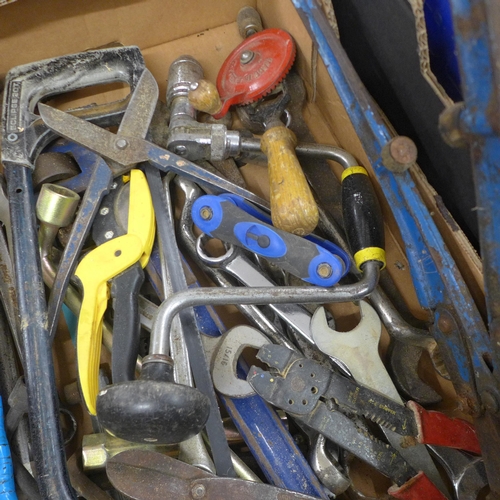 5042 - A large quantity of assorted hand tools including chisels, G-clamps, spring clamps, spanners, bolt c... 