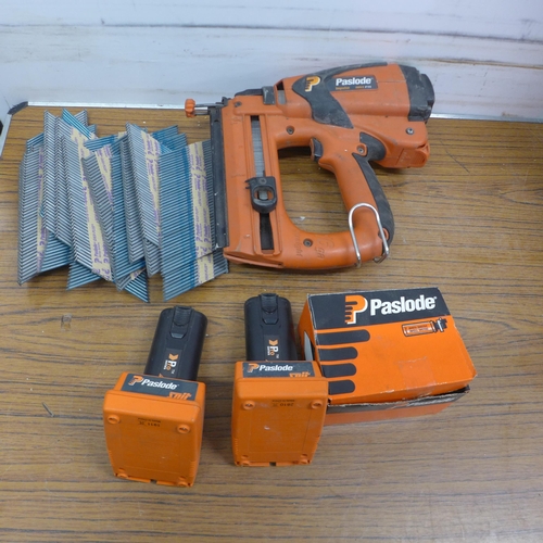 5043 - A quantity of power tools including a Dewalt 240V planer, a Bosch PHO100, 240V electric planer, a Pe... 