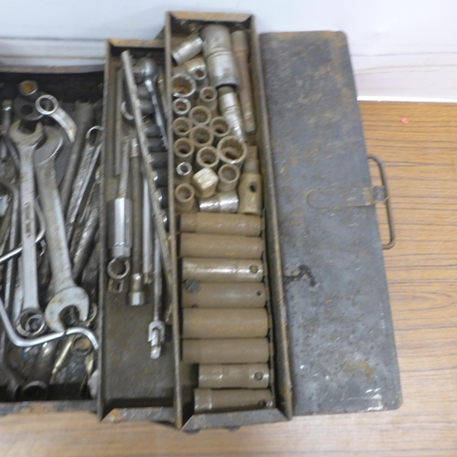 5048 - A metal cantilever toolbox with a quantity of tools including wrenches, spanners, sockets, etc.