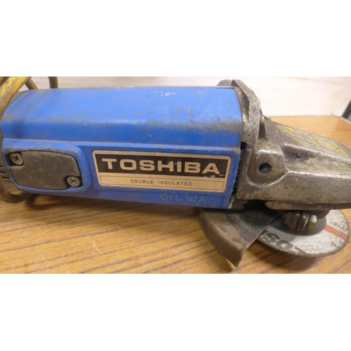 5051 - A vintage GW Lowe electric planer, a Toshiba 110v angle grinder and 2 vintage drills (the planer, an... 