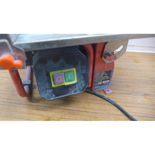 5053 - A Clarke ETC8 table top tile cutter ( FAILED PAT TEST DUE TO EARTH CONTINUITY)