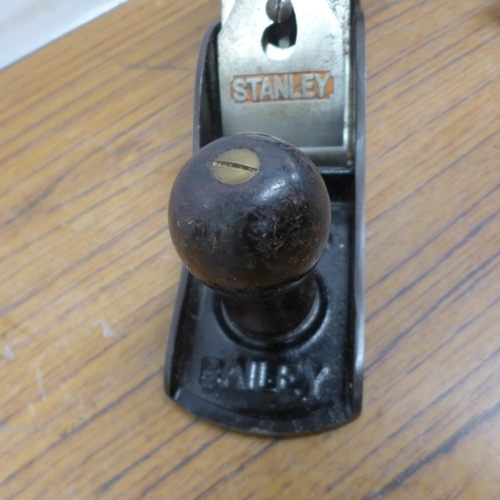 5080 - A Record 044 plough plane in original box with 7 blade set and a Stanley and Bailey No 5 wood plane