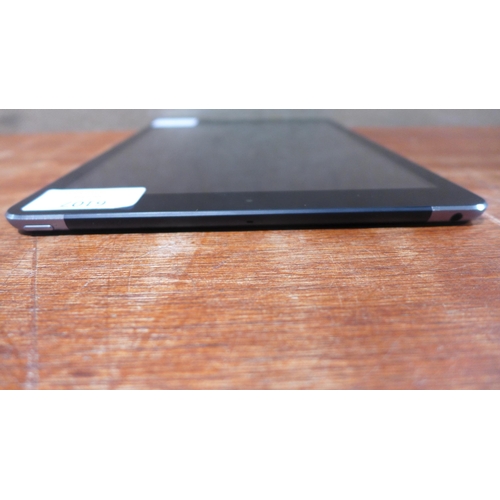 6107 - Apple Ipad Air 16gb (model: MD791B/B)  *This lot is subject to VAT