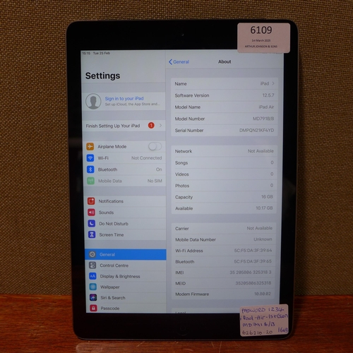 6109 - Apple Ipad Air 16gb (model: MD791B/B)  *This lot is subject to VAT