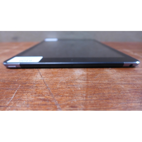 6109 - Apple Ipad Air 16gb (model: MD791B/B)  *This lot is subject to VAT