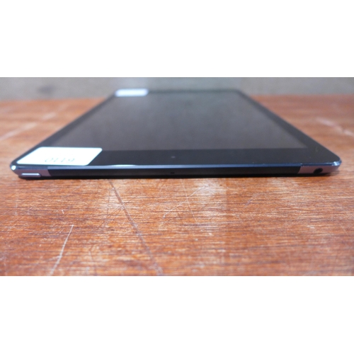 6110 - Apple Ipad Air 16gb (model: MD791B/B)  *This lot is subject to VAT