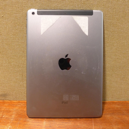 6111 - Apple Ipad Air 16gb (model: MD791B/B)  *This lot is subject to VAT