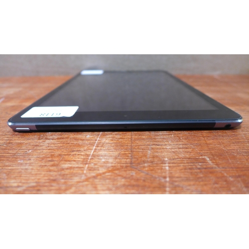 6118 - Apple Ipad Air 16gb, cracked screen (model: MD791B/B)  *This lot is subject to VAT