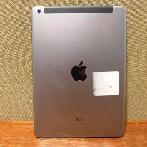 6118 - Apple Ipad Air 16gb, cracked screen (model: MD791B/B)  *This lot is subject to VAT