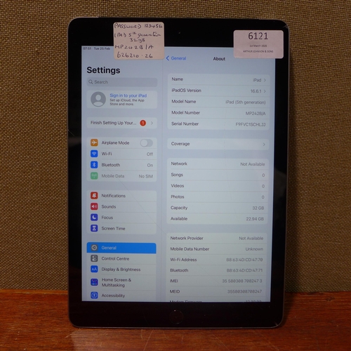 6121 - Apple Ipad 5th Generation 32gb, cracked screen (model: MP242B/A)