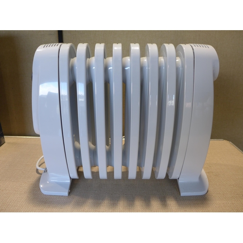 6041 - De'Longhi oil filled small radiator (353-269) *This lot is subject to VAT