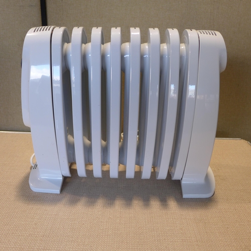 6042 - De'Longhi oil filled small radiator  (353-270) *This lot is subject to VAT