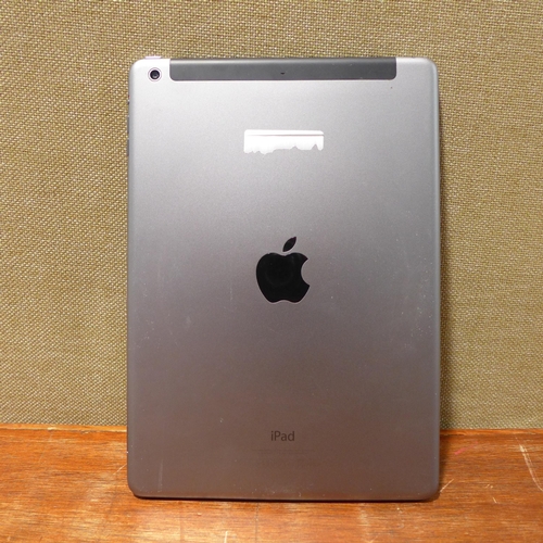 6128 - Apple Ipad Air 16gb (model: MD791B/B) *This lot is subject to VAT