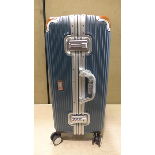 6045 - Swiss Military 65cm suitcase (353-306) *This lot is subject to VAT