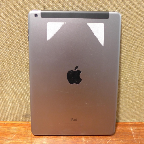 6129 - Apple Ipad Air 16gb (model: MD791B/B) *This lot is subject to VAT