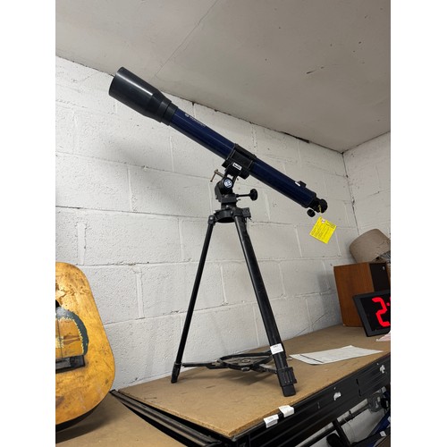 5063 - A Bresser Skylux telescope with height adjustable tripod stand