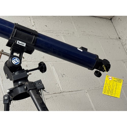 5063 - A Bresser Skylux telescope with height adjustable tripod stand