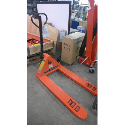 5113 - A sample Clarke Strong-Arm 2500kg lifting capacity hand pallet truck  *This lot is subject to VAT