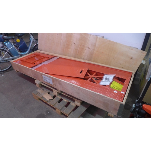 5114 - A sample Clarke Strong-Arm CML3, 450kg lifting capacity hydraulic motorcycle lift  *This lot is subj... 