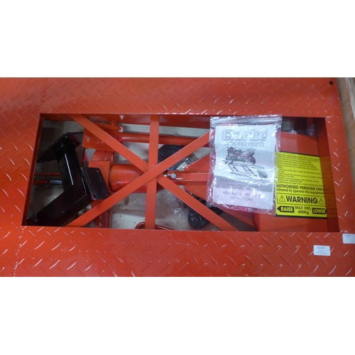 5114 - A sample Clarke Strong-Arm CML3, 450kg lifting capacity hydraulic motorcycle lift  *This lot is subj... 