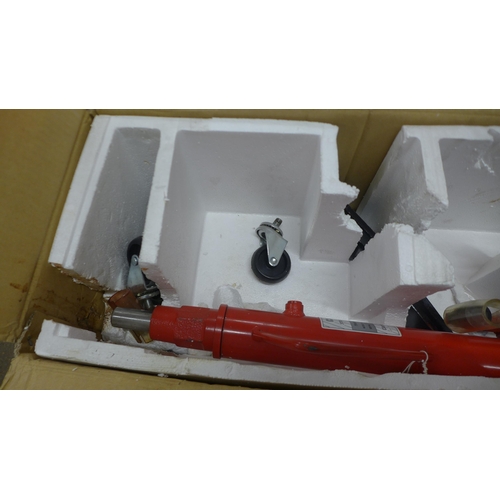 5122 - A boxed sample Clarke Strong-Arm CTJ-25 transmission jack  *This lot is subject to VAT