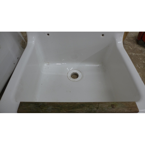 5141 - A white ceramic high back handwash basin