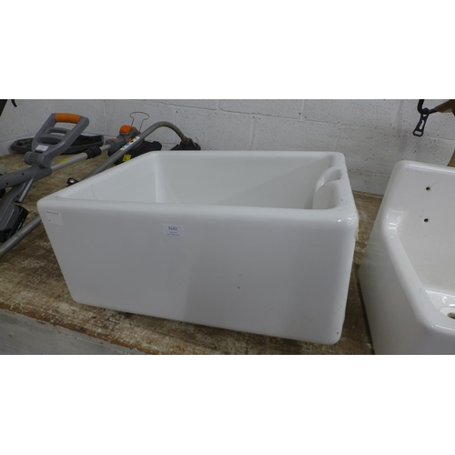 5142 - A large white ceramic Belfast style sink