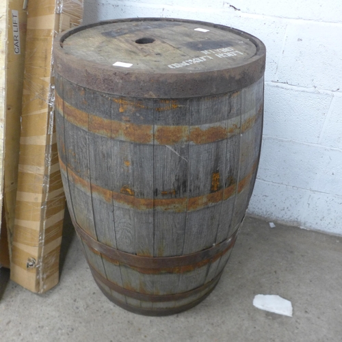 5144 - A large wooden barrel