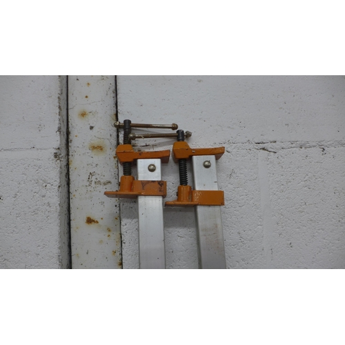 5147 - 6 assorted sash clamps