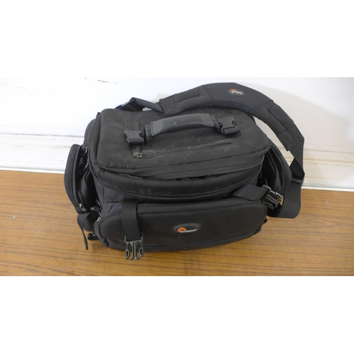 5178 - 4 assorted camera bags including two Lowepro backpacks, a Lowepro carry case and an Amazon Basics ca... 