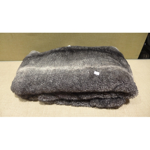 6219 - Two Herringbone kitchen mats and a Mon Chat faux fur throw  (353-67,68,89) *This lot is subject to V... 