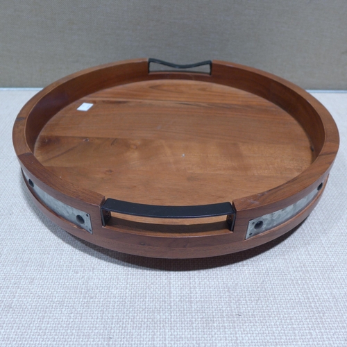 6221 - Mikasa Acacia Lazy Susan and a Berkshire heated throw  (353-77,88) *This lot is subject to VAT