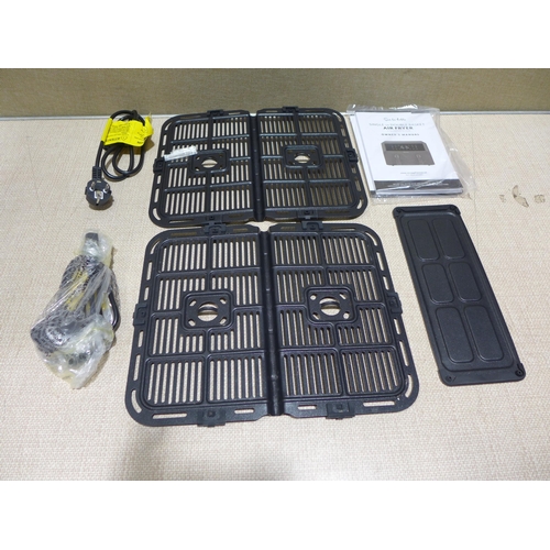 6223 - Sur La Table air fryer (353-53) *This lot is subject to VAT