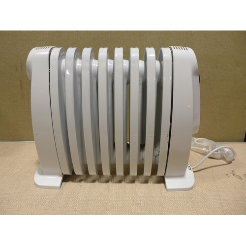 6228 - Delonghi oil filled small radiator  (353-536) *This lot is subject to VAT