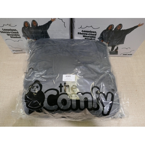 6285 - Three Comfy original wearable blankets (353-689) *This lot is subject to VAT