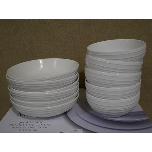 6358 - Mikasa porcelain dinnerware set    (353-430) *This lot is subject to VAT