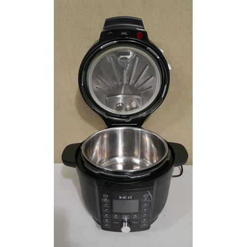 6366 - Instant Pot 5.7L cooker (damaged lid) (353-462) *This lot is subject to VAT