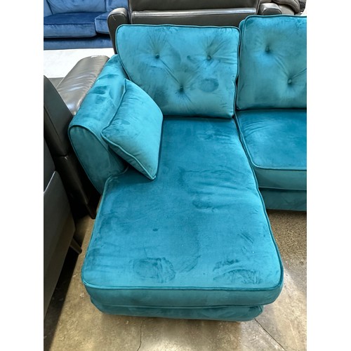 3214 - A turquoise velvet corner chaise sofa