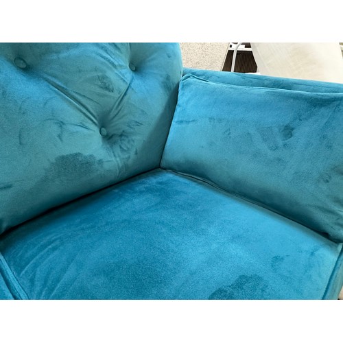 3214 - A turquoise velvet corner chaise sofa