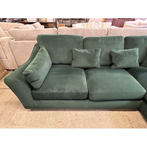 3267 - A green velvet corner chaise sofa